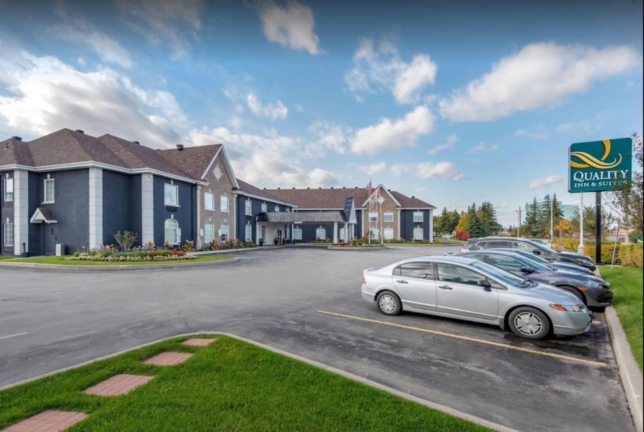 Quality Inn & Suites Oakville Exterior photo