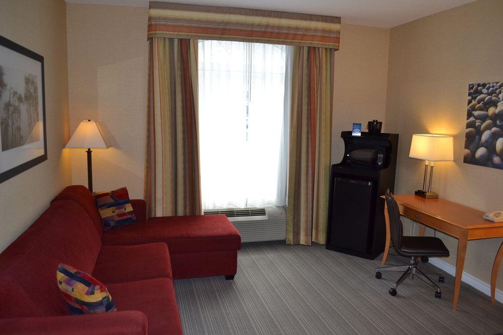Quality Inn & Suites Oakville Exterior photo
