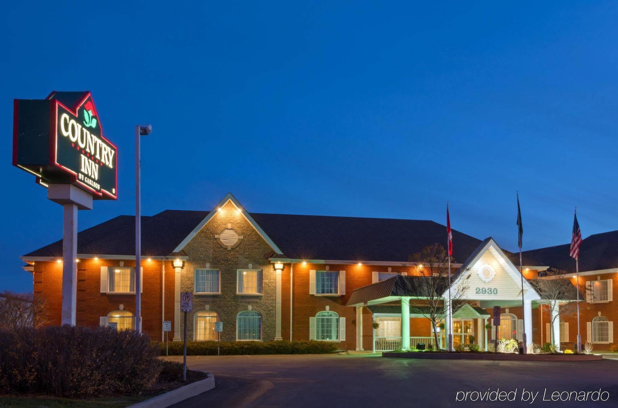 Quality Inn & Suites Oakville Exterior photo