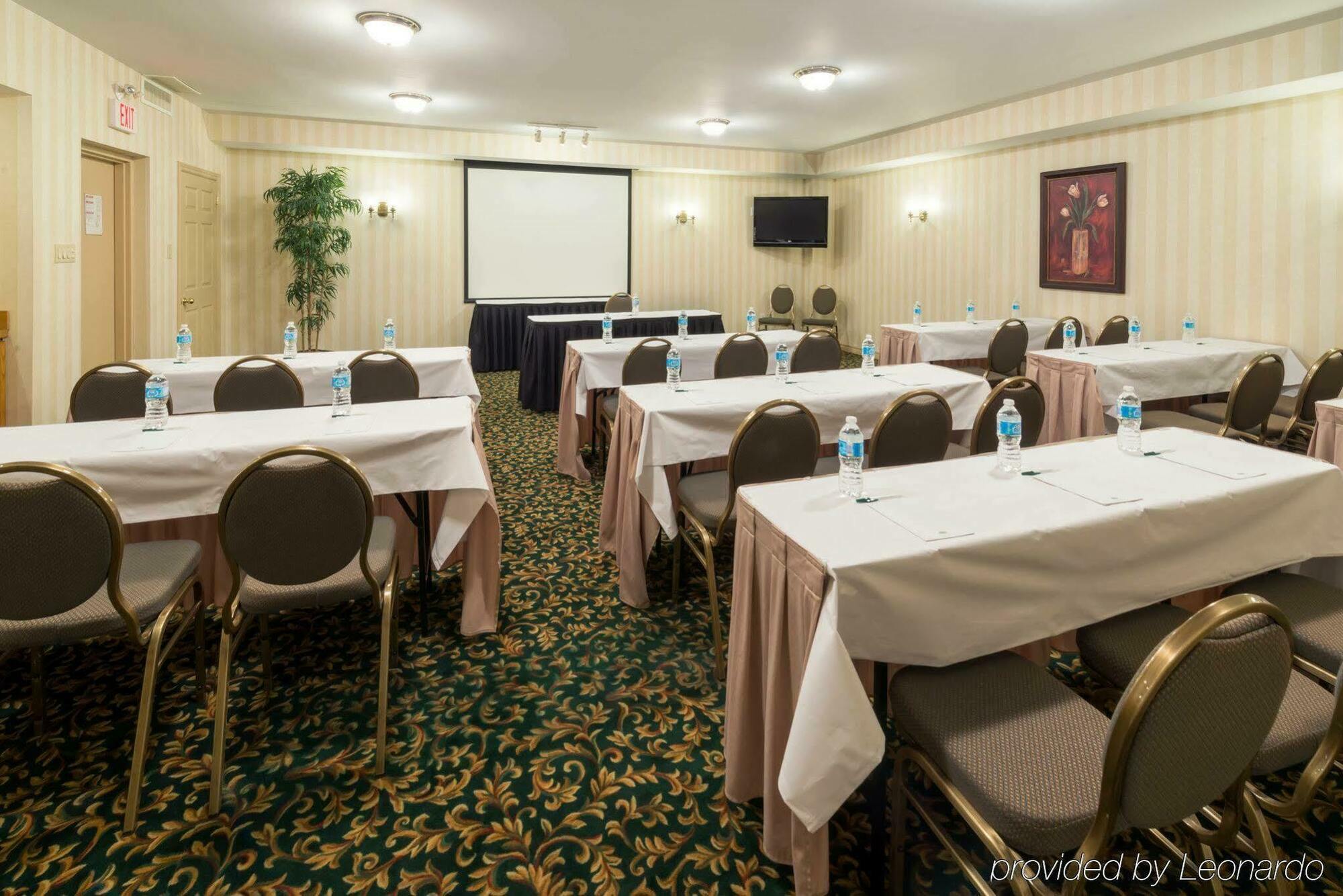 Quality Inn & Suites Oakville Exterior photo