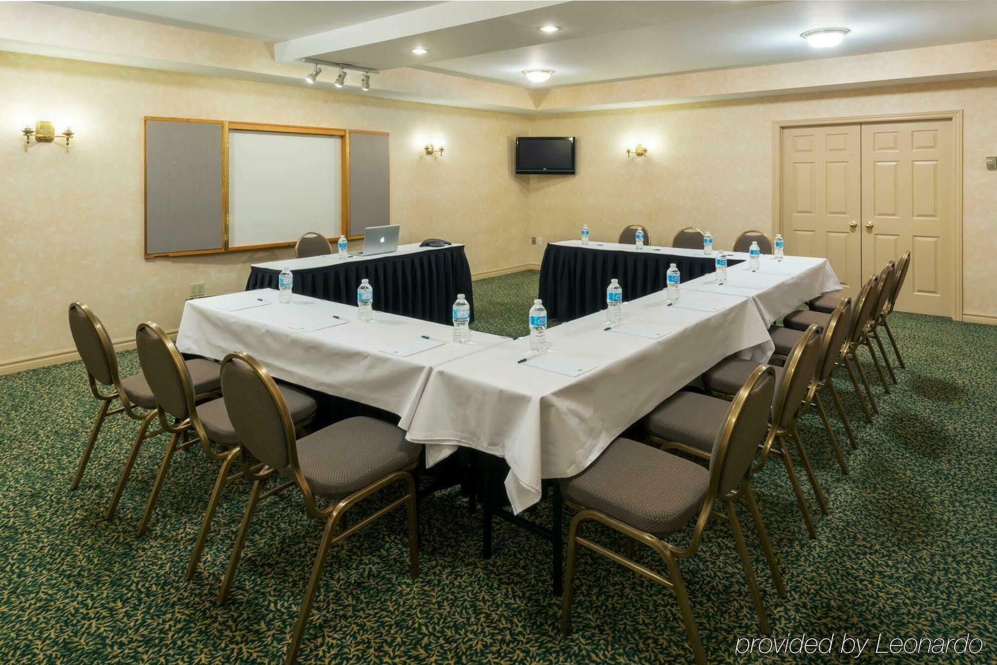 Quality Inn & Suites Oakville Exterior photo